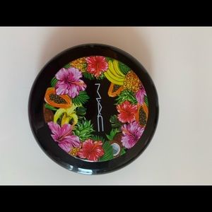 MAC Cosmetics Makeup - MAC blush MAC Cosmetics Makeup - MAC blush